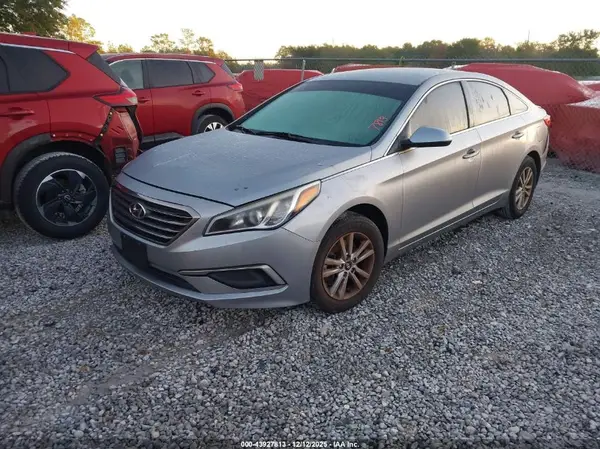 5NPE24AF1HH515095 2017 HYUNDAI SONATA - Image 2