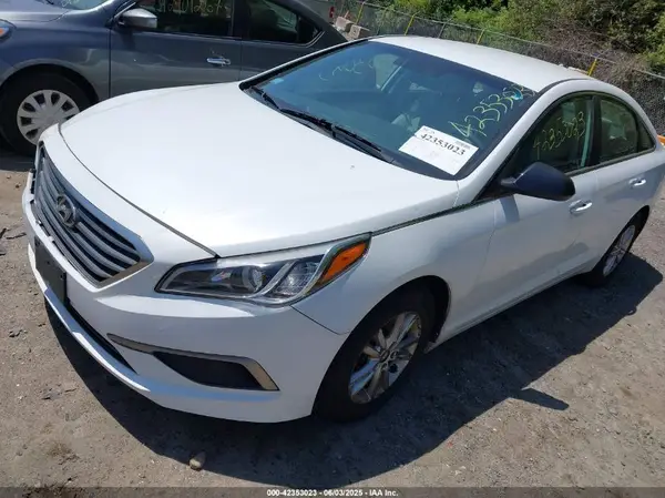 5NPE24AF1HH517669 2017 HYUNDAI SONATA - Image 2