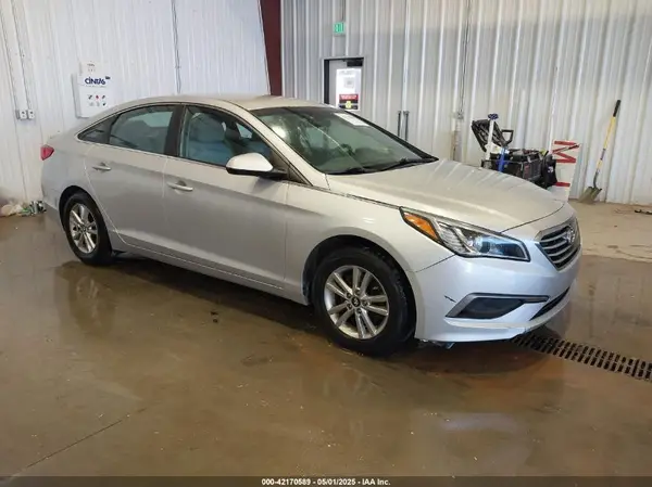 5NPE24AF1HH519230 2017 HYUNDAI SONATA - Image 1