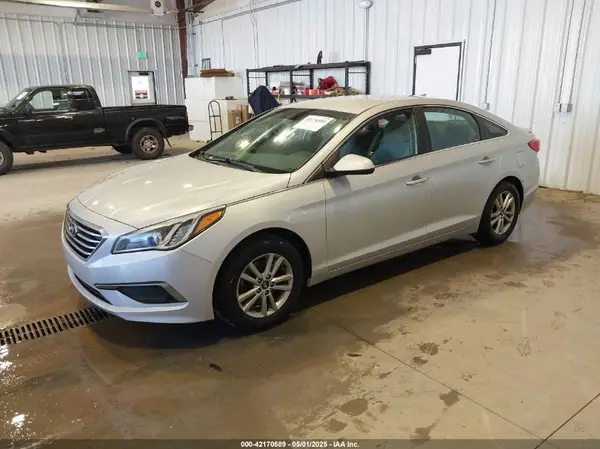 5NPE24AF1HH519230 2017 HYUNDAI SONATA - Image 2