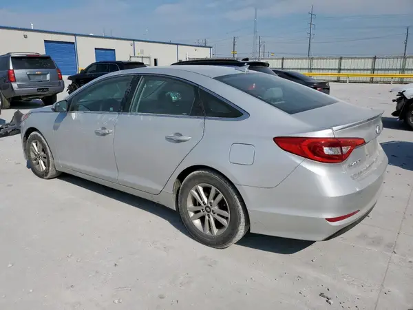 5NPE24AF1HH519695 2017 HYUNDAI SONATA - Image 2
