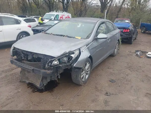 5NPE24AF1HH520605 2017 HYUNDAI SONATA - Image 2