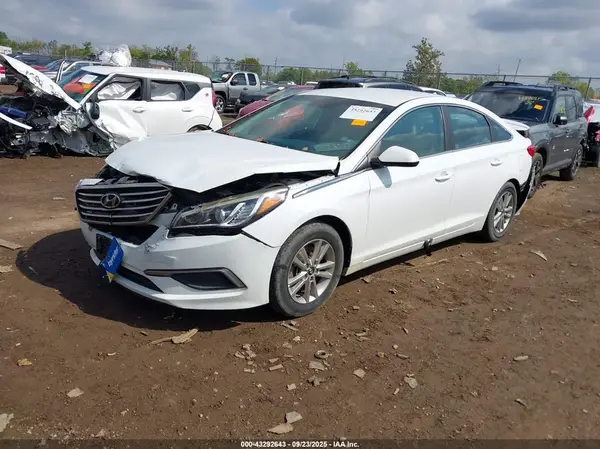 5NPE24AF1HH521947 2017 HYUNDAI SONATA - Image 2