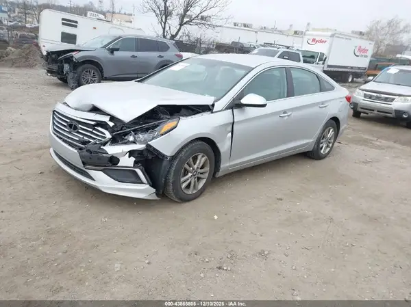 5NPE24AF1HH526663 2017 HYUNDAI SONATA - Image 2
