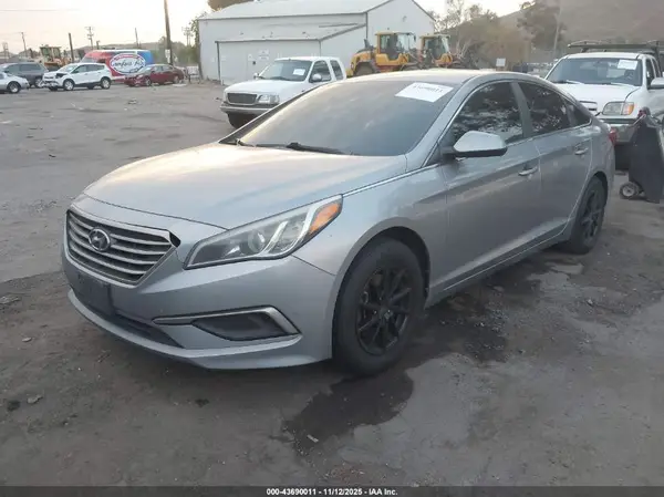 5NPE24AF1HH529949 2017 HYUNDAI SONATA - Image 2