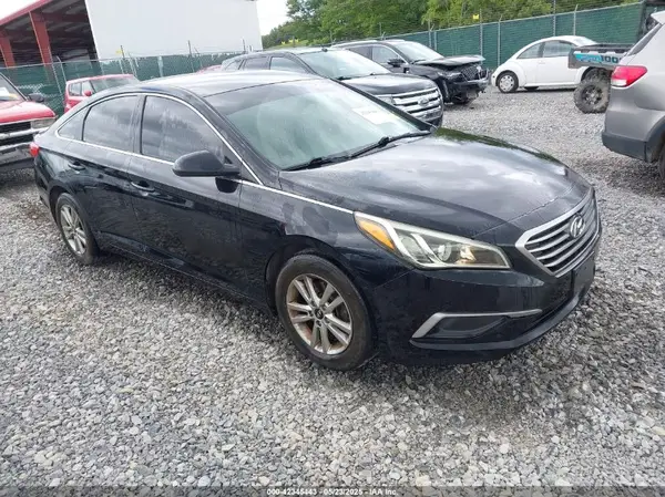 5NPE24AF1HH553068 2017 HYUNDAI SONATA - Image 1
