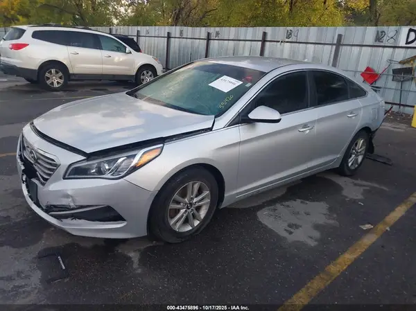 5NPE24AF1HH556407 2017 HYUNDAI SONATA - Image 2