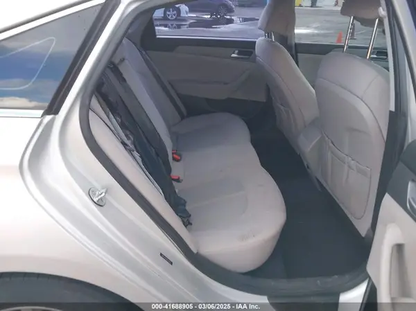 5NPE24AF1HH556908 2017 HYUNDAI SONATA - Image 8