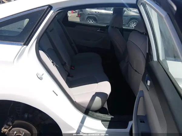 5NPE24AF1HH560649 2017 HYUNDAI SONATA - Image 8