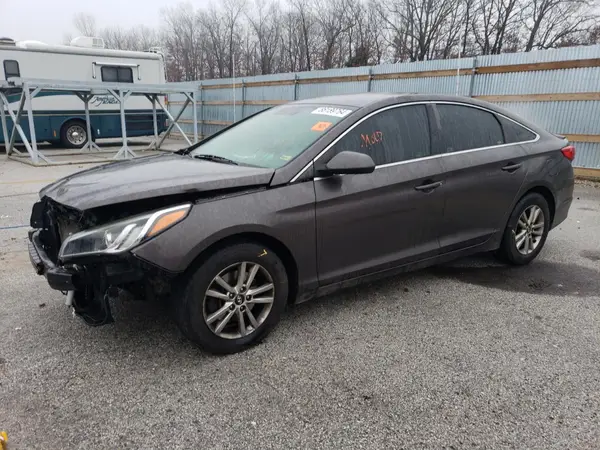 5NPE24AF1HH561168 2017 HYUNDAI SONATA - Image 1