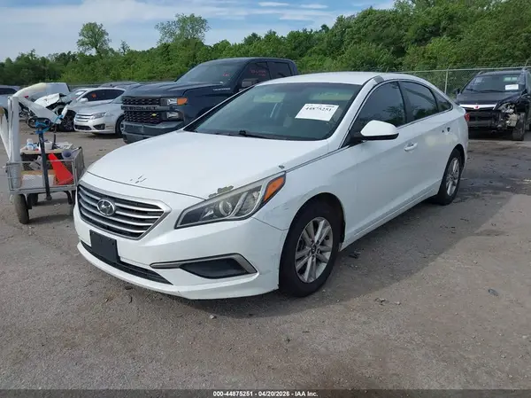 5NPE24AF1HH561381 2017 HYUNDAI SONATA - Image 2