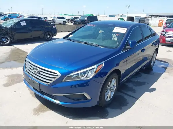 5NPE24AF1HH561543 2017 HYUNDAI SONATA - Image 2