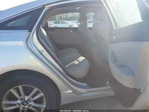 5NPE24AF1HH562885 2017 HYUNDAI SONATA - Image 8