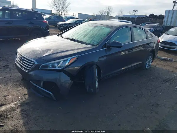 5NPE24AF1HH564409 2017 HYUNDAI SONATA - Image 2