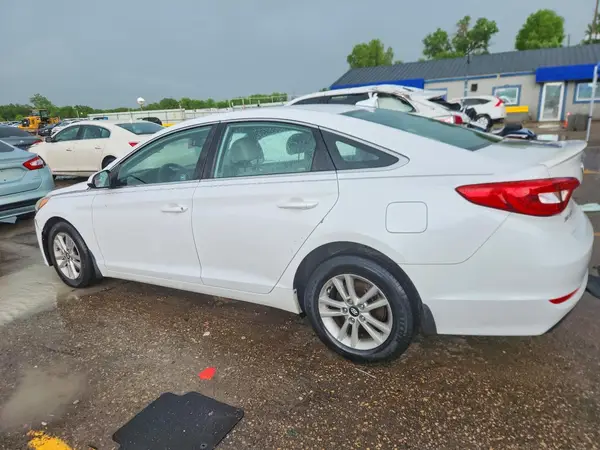 5NPE24AF1HH565897 2017 HYUNDAI SONATA - Image 2