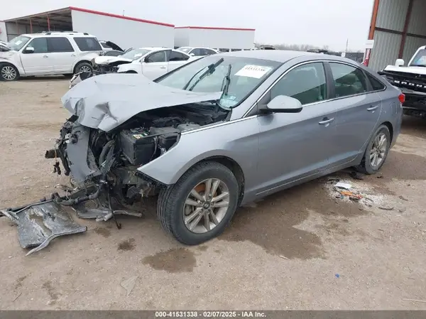 5NPE24AF1HH569156 2017 HYUNDAI SONATA - Image 2