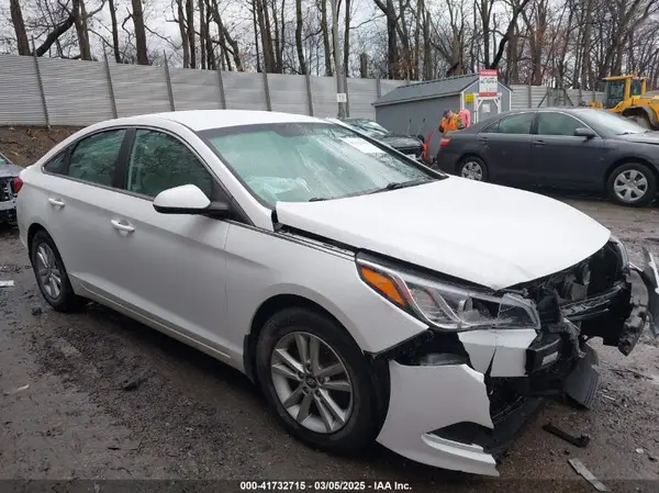 5NPE24AF1HH569352 2017 HYUNDAI SONATA - Image 1