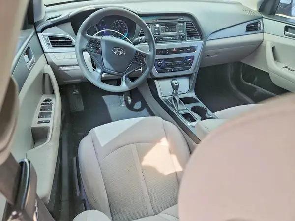 5NPE24AF1HH569805 2017 HYUNDAI SONATA - Image 8