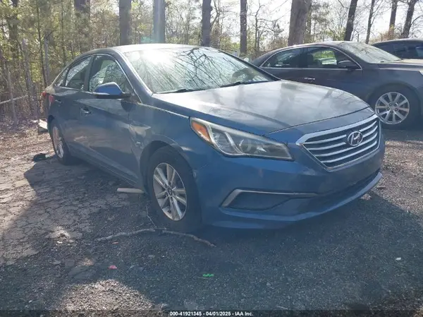 5NPE24AF1HH570789 2017 HYUNDAI SONATA - Image 1