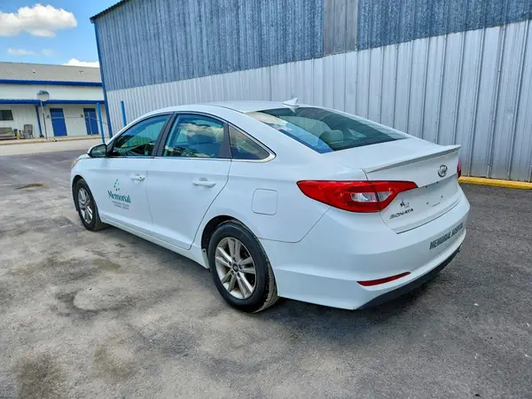 5NPE24AF1HH572087 2017 HYUNDAI SONATA - Image 2