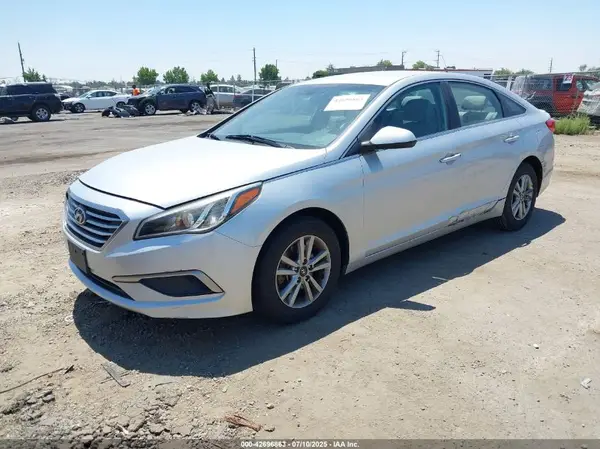 5NPE24AF1HH573207 2017 HYUNDAI SONATA - Image 2