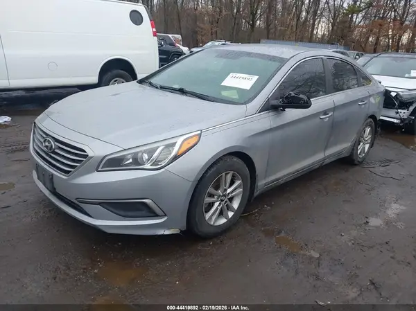 5NPE24AF1HH574180 2017 HYUNDAI SONATA - Image 2
