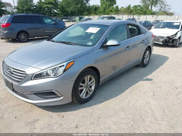 5NPE24AF1HH574812 2017 HYUNDAI SONATA - Image 2