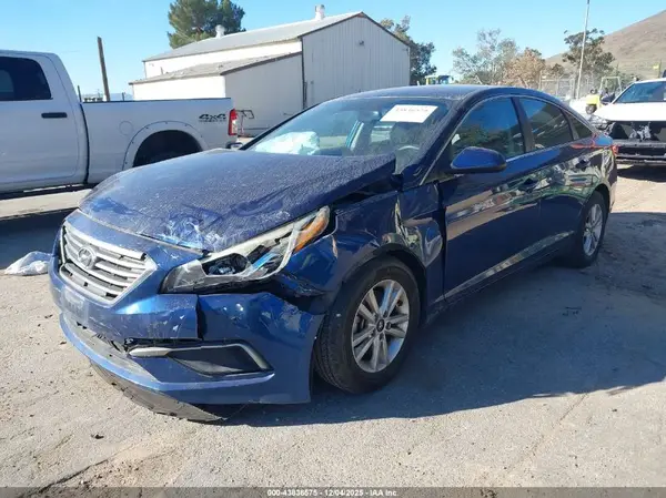 5NPE24AF1HH578018 2017 HYUNDAI SONATA - Image 2