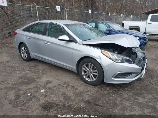 5NPE24AF1HH578231 2017 HYUNDAI SONATA - Image 1