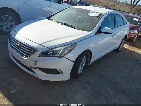 5NPE24AF1HH580609 2017 HYUNDAI SONATA - Image 2
