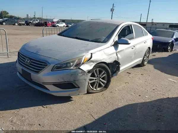 5NPE24AF1HH581338 2017 HYUNDAI SONATA - Image 2