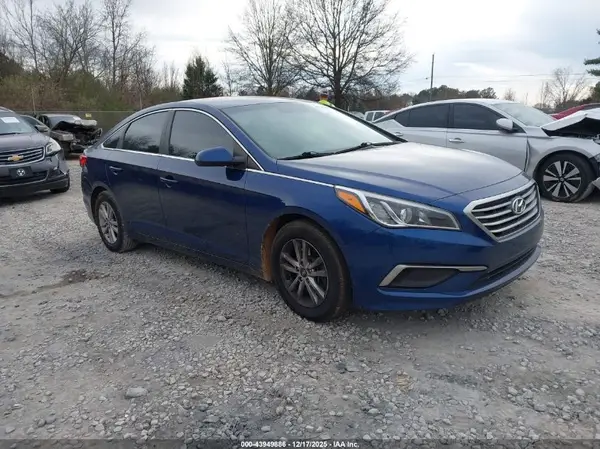 5NPE24AF1HH581520 2017 HYUNDAI SONATA - Image 1