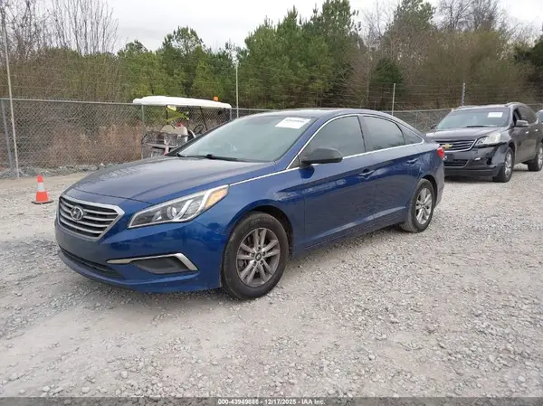 5NPE24AF1HH581520 2017 HYUNDAI SONATA - Image 2