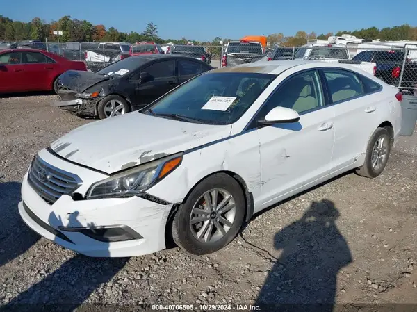 5NPE24AF1HH581906 2017 HYUNDAI SONATA - Image 2