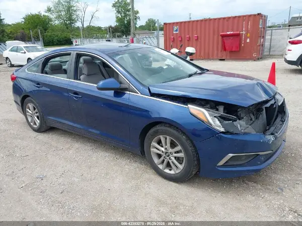 5NPE24AF1HH592744 2017 HYUNDAI SONATA - Image 1