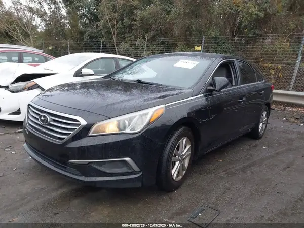 5NPE24AF1HH594140 2017 HYUNDAI SONATA - Image 2