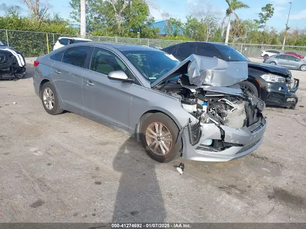 5NPE24AF1HH594428 2017 HYUNDAI SONATA - Image 1