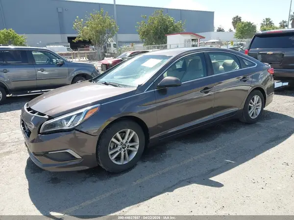 5NPE24AF1HH594770 2017 HYUNDAI SONATA - Image 2