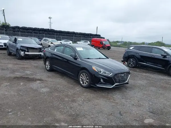 5NPE24AF1JH600086 2018 HYUNDAI SONATA - Image 1
