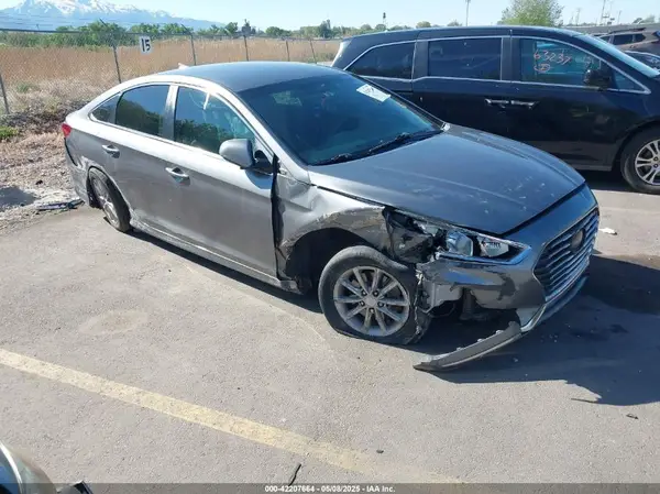 5NPE24AF1JH611749 2018 HYUNDAI SONATA - Image 1