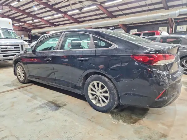 5NPE24AF1JH615025 2018 HYUNDAI SONATA - Image 2