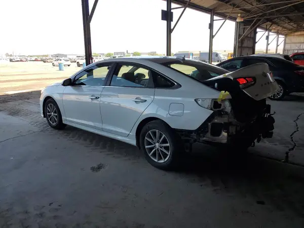 5NPE24AF1JH643861 2018 HYUNDAI SONATA - Image 2