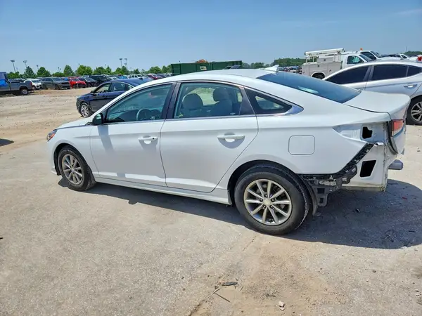 5NPE24AF1JH647215 2018 HYUNDAI SONATA - Image 2
