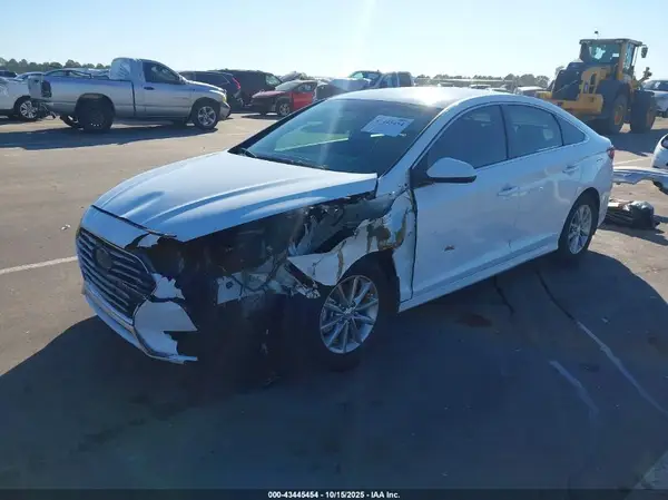 5NPE24AF1JH648218 2018 HYUNDAI SONATA - Image 2