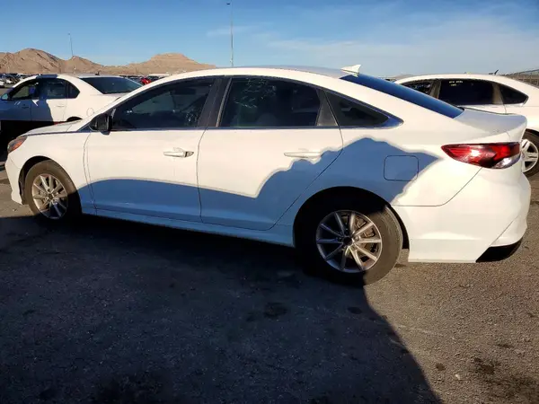 5NPE24AF1JH691585 2018 HYUNDAI SONATA - Image 2