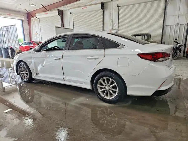 5NPE24AF1JH701726 2018 HYUNDAI SONATA - Image 2