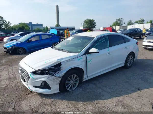 5NPE24AF1JH704450 2018 HYUNDAI SONATA - Image 2