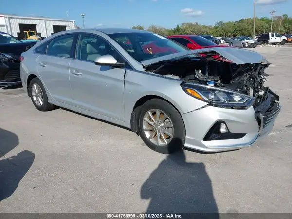 5NPE24AF1JH709258 2018 HYUNDAI SONATA - Image 1