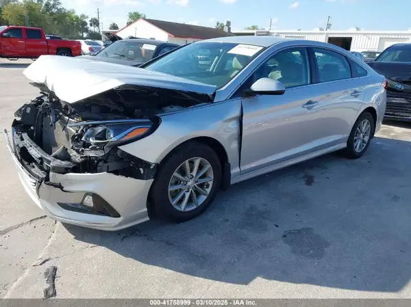 5NPE24AF1JH709258 2018 HYUNDAI SONATA - Image 2