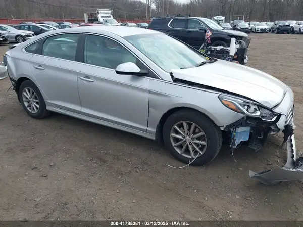5NPE24AF1JH711124 2018 HYUNDAI SONATA - Image 1